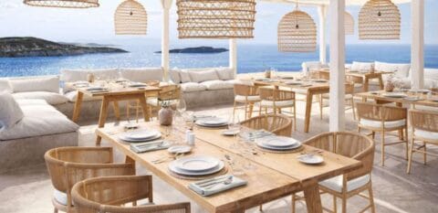 مطاعم مطلة على البحر