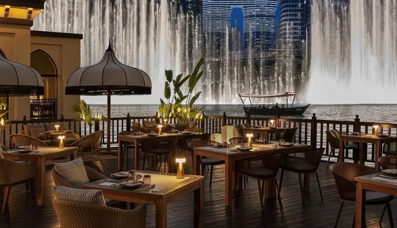 لا تفوّتي زيارة مطاعم في برج خليفة حيث تلتقي الفخامة بالنكهات العالمية