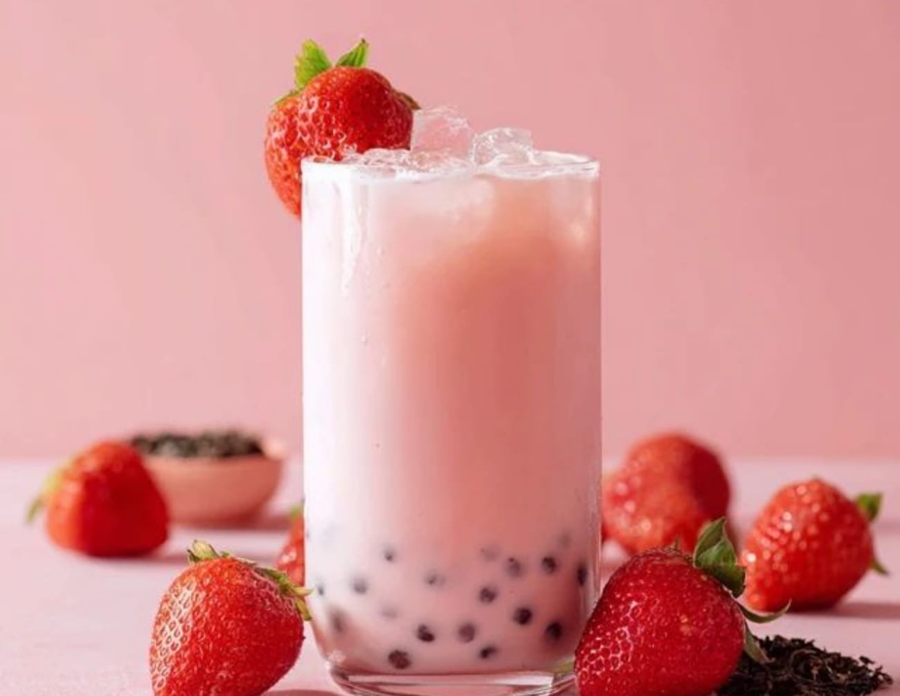 سر تحضير مشروب الفقاعات الوردي في المنزل بنكهة مثالية