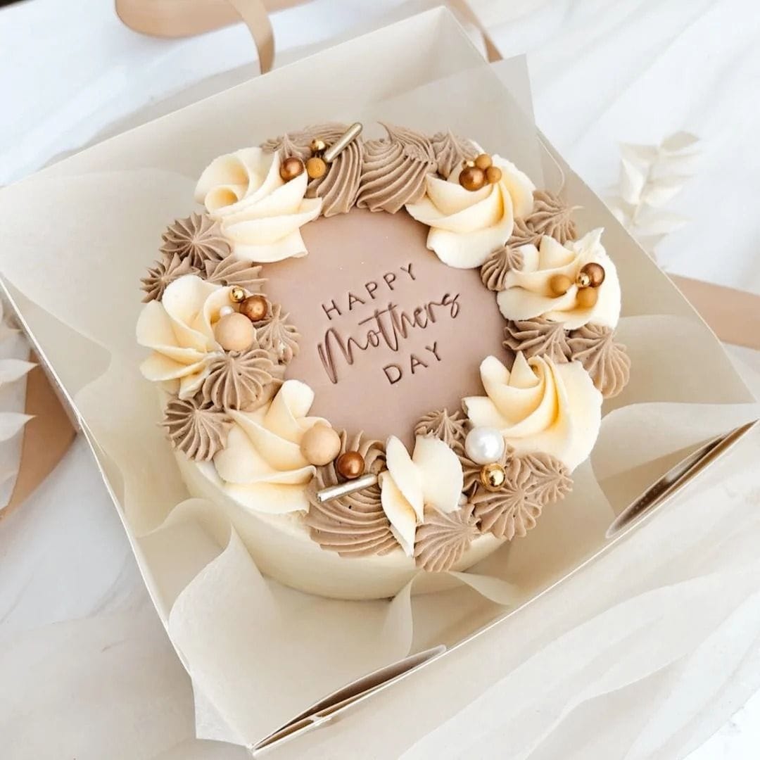 قصة كعكة عيد الأم التي تحمل أسرار الحب في كل بيت