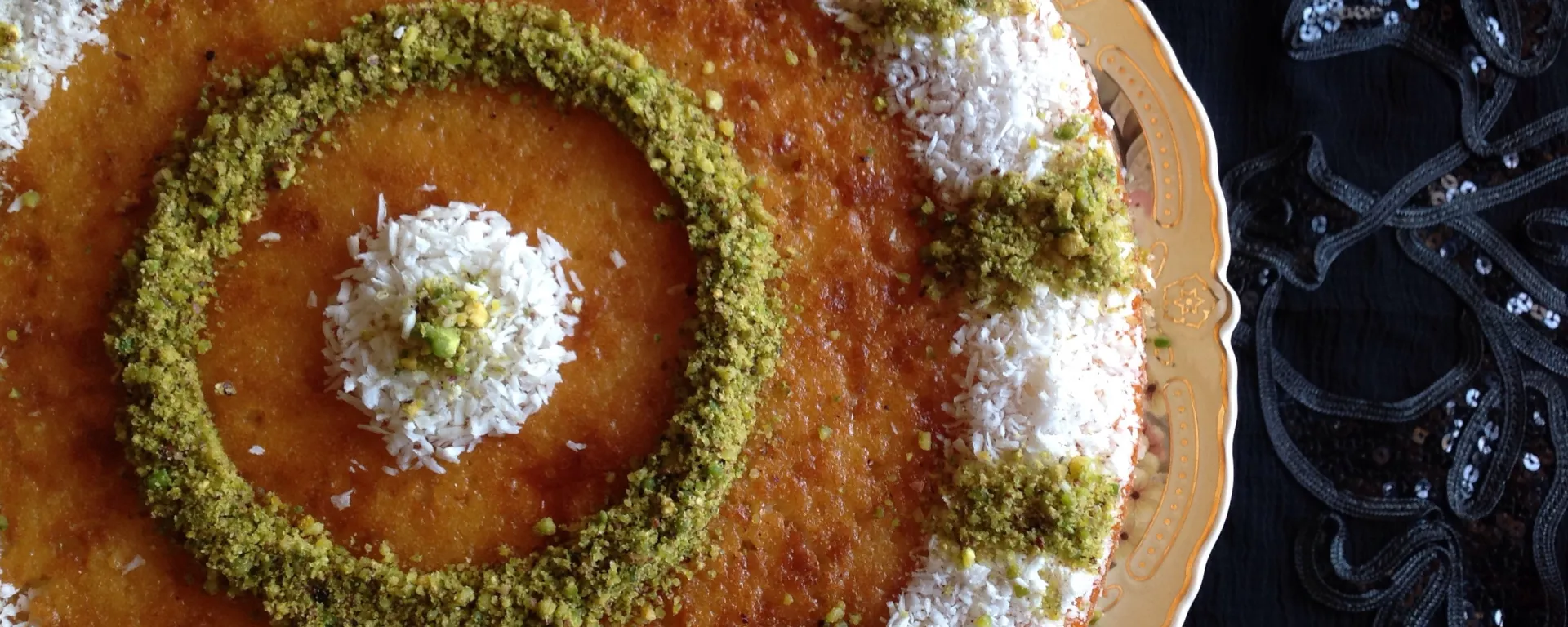 بسبوسة القشطة بلمسة منزلية احترافية