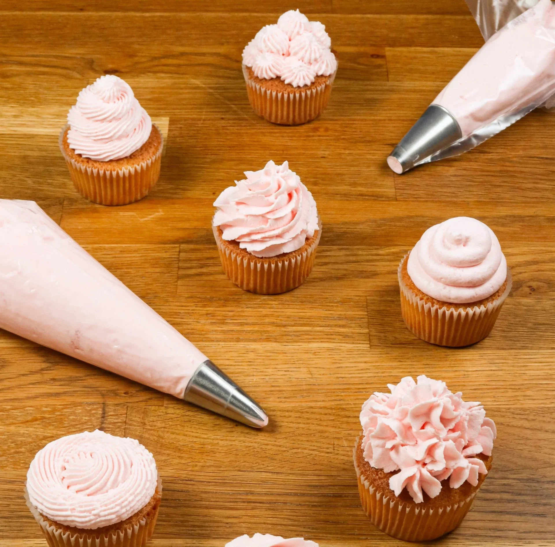 كيف تختارين كيس الحلواني وتستخدمينه ببراعة في مطبخك؟