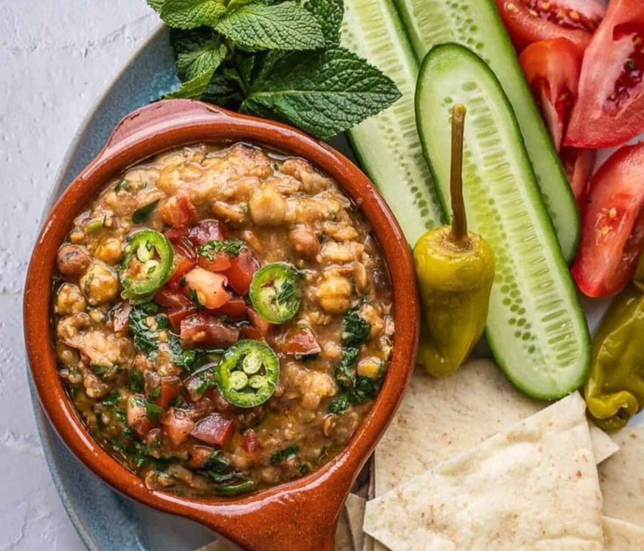 حكاية تاريخية ممتعة تروي سر أصل الفول المدمس في المطبخ العربي