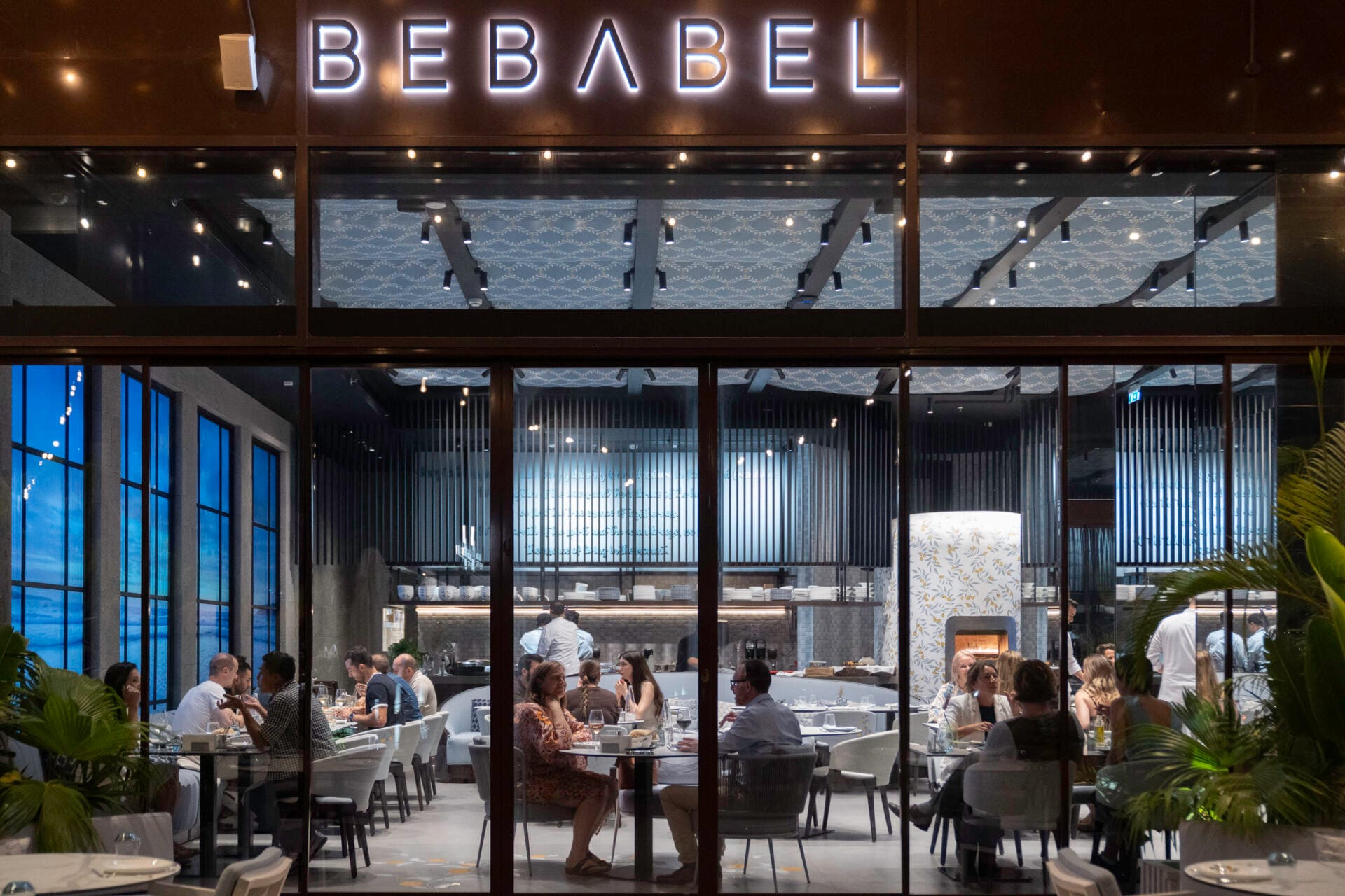 Bebabel يقدّم مساحة ضيافة لبنانية معاصرة في قلب دبي هيلز مول