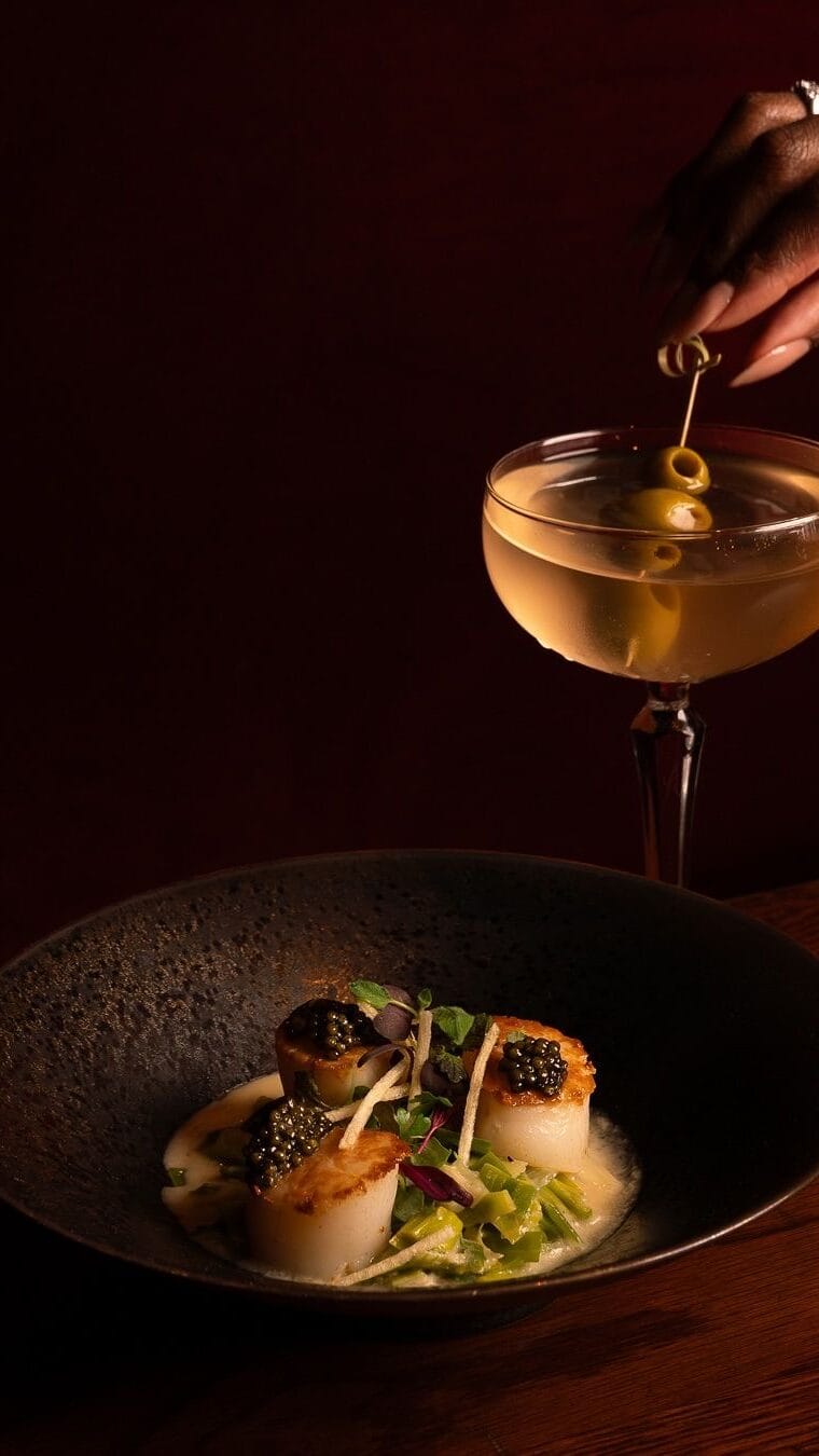 ذاكرة الطعم: كيف تبني أمسية بطبق واحد أيقوني لا يُنسى؟