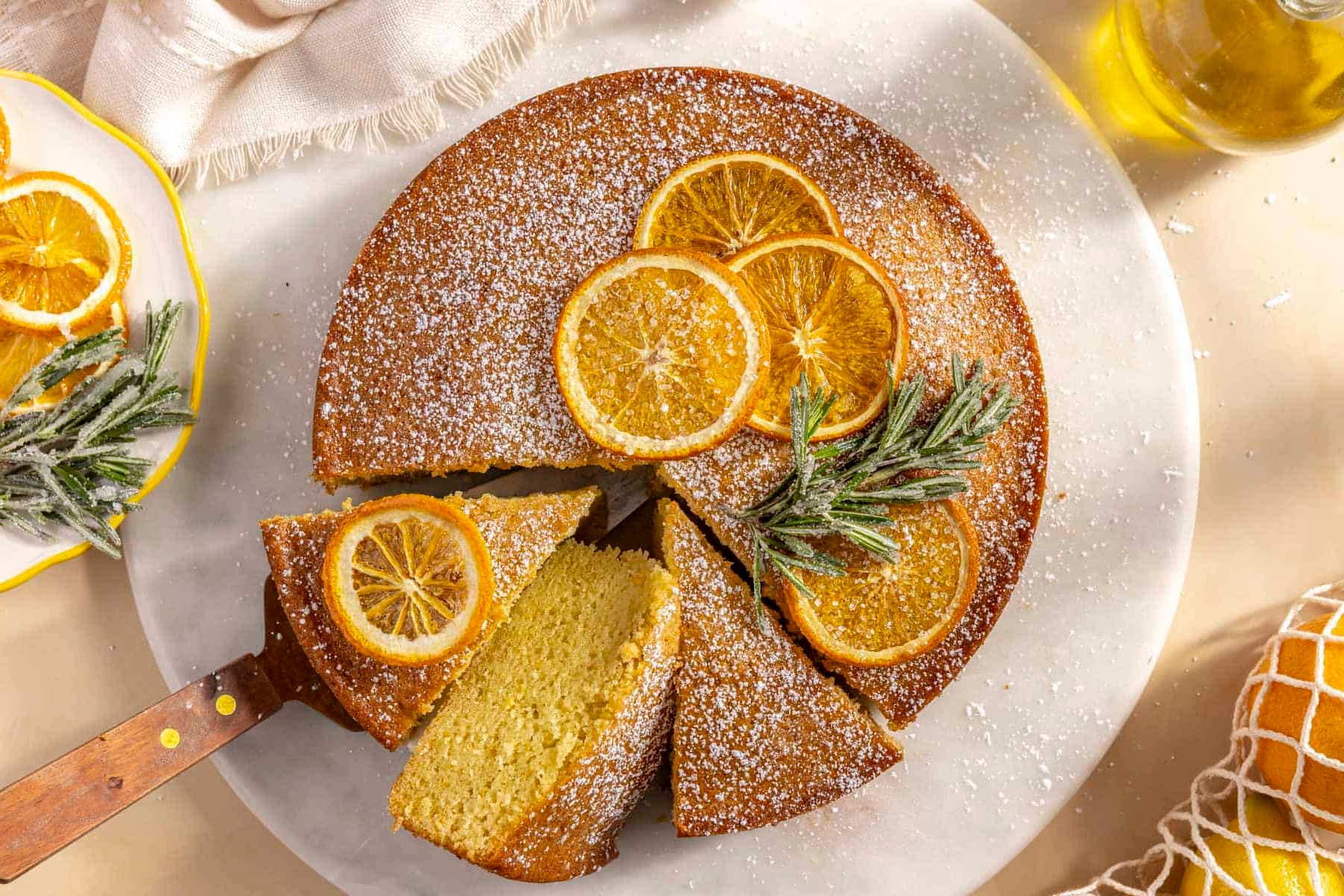 طريقة عمل كيكة زيت الزيتون الهشة بخطوات سهلة