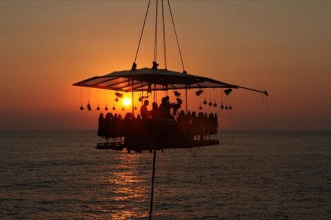 على ارتفاع 50 مترًا