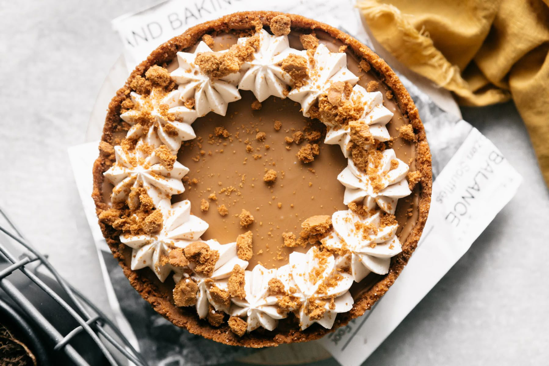 Biscoff Cheesecake: سحر الكراميل وقرمشة البسكويت!